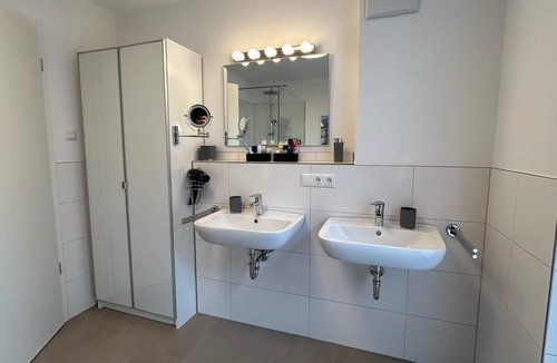 Aschach Apartment | Enjoy the city & lake - brand new penthouse apartment