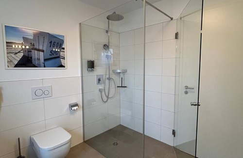 Aschach Apartment | Enjoy the city & lake - brand new penthouse apartment