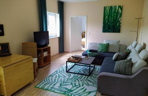 Keilberg Apartment | Entspannen im Grünen, Ferienwohnung mit eigenem Garten