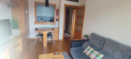 Rejas Apartment | Escápate al verano de Madrid, piscina y aire acondicionado