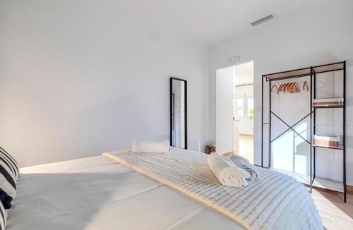 Ciudad Lineal Apartment | "Espacio Norma 1" con 1 Hab, AC & SmartTV en Las Ventas