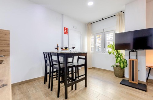 Ciudad Lineal Apartment | "Espacio Norma 1" con 1 Hab, AC & SmartTV en Las Ventas