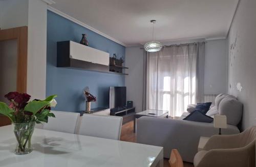 Olite Apartment | Espectacular vivienda unifamiliar con jardín en Olite