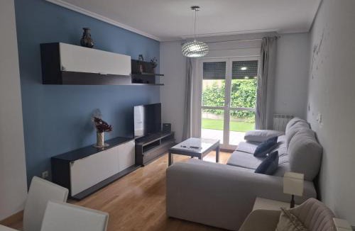 Olite Apartment | Espectacular vivienda unifamiliar con jardín en Olite