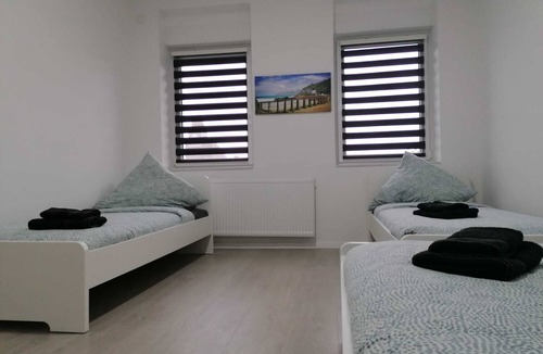 Herne Condo | Estrella24 Living Rooms Tokio