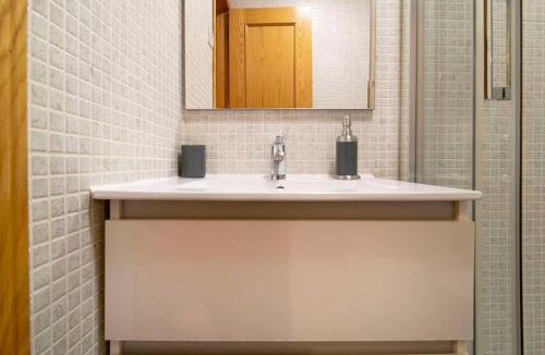 Palos de la Frontera Apartment | Estupendo Apartamento junto a Estación de Atocha by Batuecas