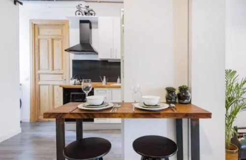 Embajadores Apartment | Exclusive Renovated Penthouse in La Latina–Walk to Plaza Mayor & Puerta del Sol