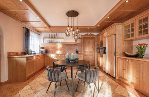 Sankt Johann in Tirol Villa | Exclusive Tyrolean Chalet near Ski lifts