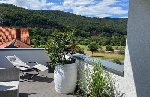 Buergstadt Apartment | Exclusive vacation apartment (125sqm) with beautiful roof terrace for 6 people