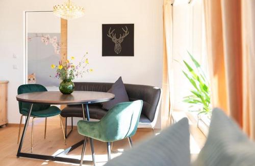 Oberwarngau Apartment | Exklusives Design-Apartment & Sauna