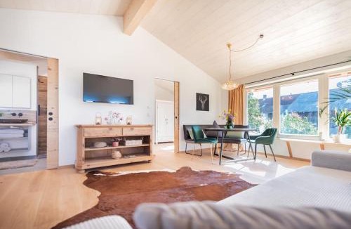Oberwarngau Apartment | Exklusives Design-Apartment & Sauna