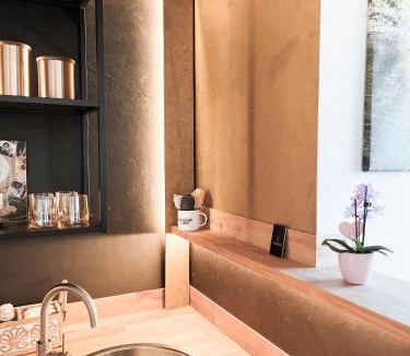 Oberwarngau Apartment | Exklusives Design Hideaway & Sauna