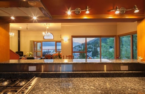 Queenstown City Centre House | Expansive home in the Heart of Queenstown with Stunning Views.