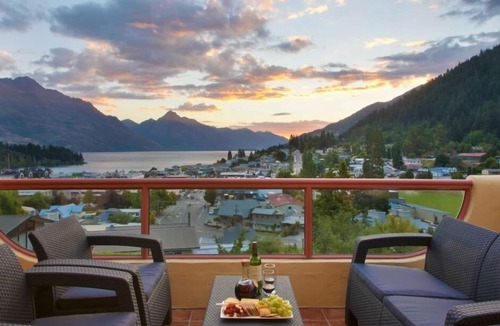 Queenstown City Centre House | Expansive home in the Heart of Queenstown with Stunning Views.