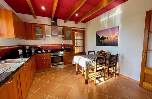 Santa Maria del Cami House | "Experience Luxury and Comfort at Casa Moragues in Santa María del Camí"