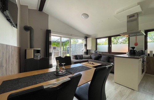 Haddorfer Seen House | "Experience unforgettable days in our modern and comfortably furnished