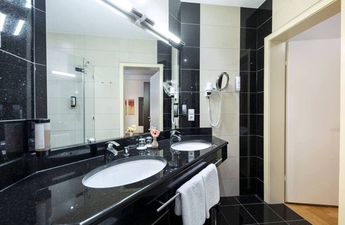 Zentrum Hotel | Explore Historic Bonn | Junior Suite | Pets Allowed | Beethoven House – 0.2 mi