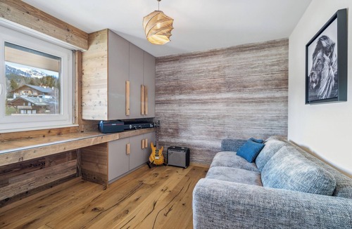 Lens Ski Chalet | Exquisite Duplex with a view by Mrs Miggins