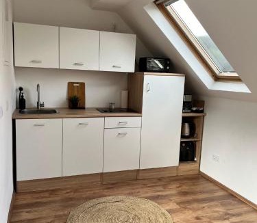 Hagen Apartment | Exquisites Loft mit Schloß Blick für 5 Personen