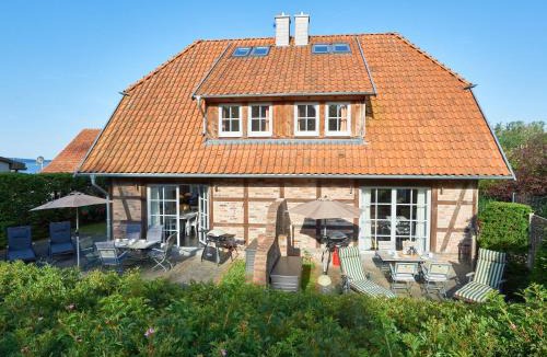 Seedorf Villa | Fachwerkhäuser Seedorf - Haushälfte "Lena Victoria" mit Kamin