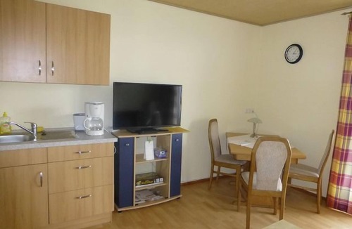 Altenstein Apartment | Familienfreundlich und direkt an der Burgenstraße - Urlaubsdomizil mit Terrasse und Liegewiese