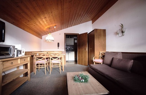 Entfelden Apartment | Family apartment in a fantastic location right on the trail
