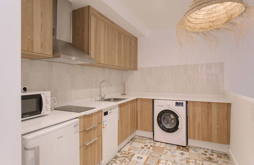 Old Town Apartment | family duplex family bathroom with shower