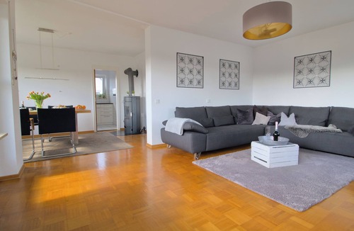 Volkertshausen Apartment | Family-friendly 4.5-room vacation apartment Bella WLAN included