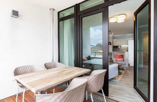 Alt-Travemunde/Ronnau Apartment | Family-friendly premium apartment with loggia, bathtub and guest WC -