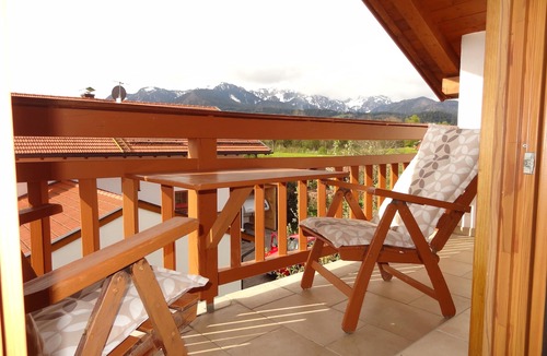 Arzbach Apartment | Family-friendly vacation apartment with a view of the Brauneck skiing area