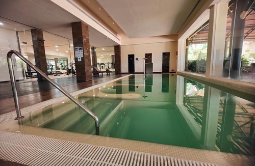 Benahavis Apartment | Fantástico apartamento rodeado de Golf con piscina