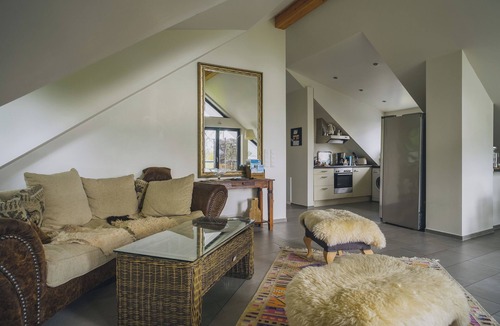 Holzhausen Apartment | Fantastic bright lake view apartment in Holzhausen am Ammersee