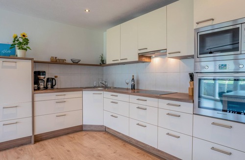 Helfenstein Apartment | Fantastic group accommodation, 4km 2 the ski lift