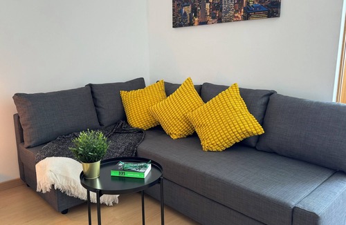 Neusass Old Town Apartment | Feel-good apartment with a great view + close to Augsburg University Hospital