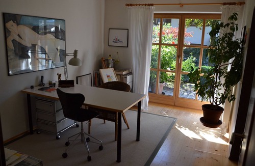 Lenggries House | Feel-good holiday home by the stream with a large garden and Brauneck mountain view