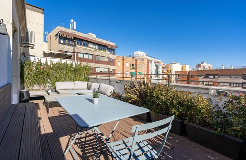 Vallehermoso Apartment | Feelathome Waldorf Suites Apartments