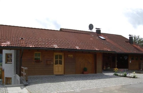 Bayerisch Eisenstein Apartment | Feriendomizil im Erdgeschoss mit eigenem Zugang vom Garten aus