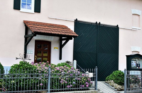 Bad Birnbach Apartment | Feriendomizil (45m2) im DG mit WLAN, Garten und Grillplatz