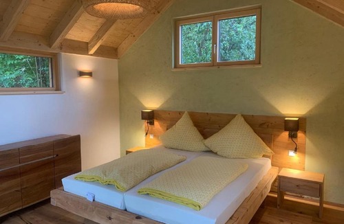 Burgsalach Hotel | Feriengarten mit Schlafhäusern