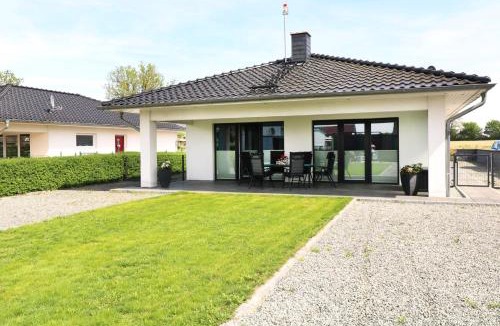 Molschow House | Ferienhaus 100 m² mit Kamin & WLAN in Zecherin