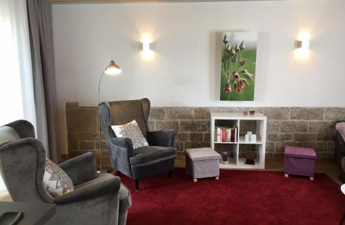 Ochsenfurt Apartment | Ferienhaus "Am Saarbach"