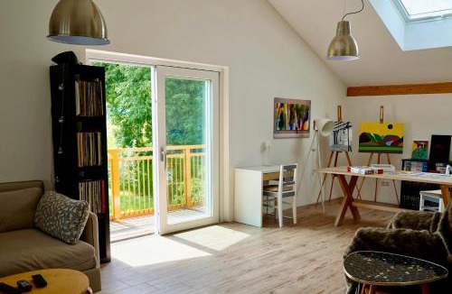 Ainring House | Ferienhaus Am Weitfeld - Ruheoase mit Garten & Bergblick nahe Salzburg