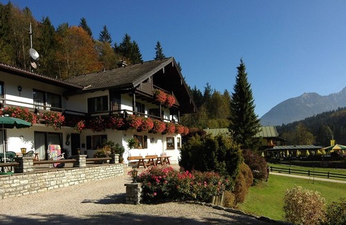 Bischofswiesen Apartment | Ferienhaus bis 2 Pers., ca. 45 m², 1 Schlafzimmer, Wohnküche, Terrasse, Zustellbett auf Anfrage