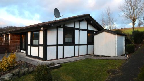Feriendorf Hennesee House | Ferienhaus Henneseeblick - Lake - View - Terrace - Hils - Wood - WIFI