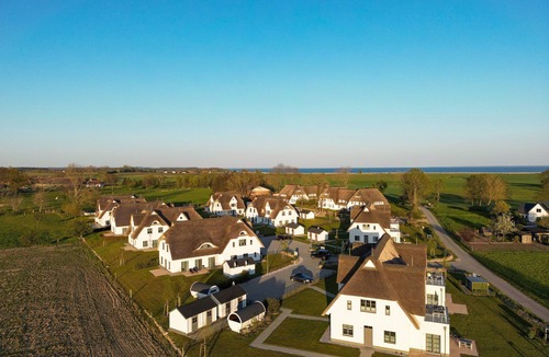 Stolpe b. Anklam Cottage | Ferienhaus Leonard Bernstein - Inseldomizil Stolpe - Urlaub Unter Reet auf Usedom