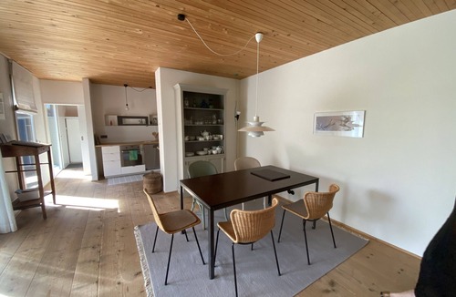 Diessen am Ammersee House | Ferienhaus mit Garten, Klarer Architektur und Puristischem Design
