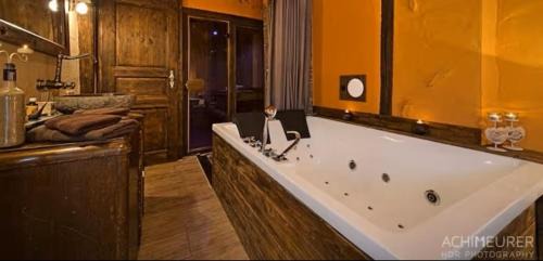 Grimma House | Ferienhaus-Sauna Pool Whirlpool