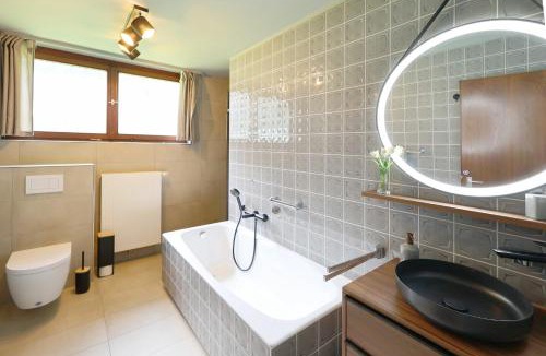 Alpirsbach House | Ferienhaus Schatzhauser - Sauna & Wellness - Grosser eingezäunter Garten