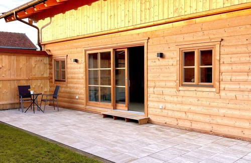 Feldwies Apartment | Ferienhaus Seerose mit Zwei Schlafzimmern 90 qm