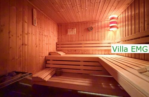 Saerbeck Villa | Ferienhaus Villa EMG Saerbeck nah Münster Riesenbeck Osnabrück mit Pool, Sauna, Garten für Familien Gruppen bis 23 Personen